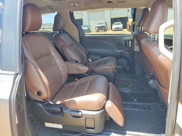 2018 TOYOTA SIENNA