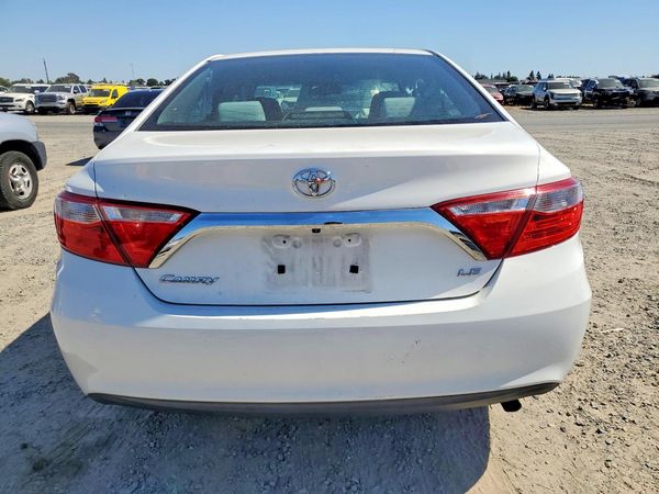 2015 TOYOTA CAMRY