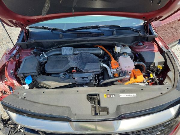 2025 KIA SPORTAGE SX-Prestige (SX-P) — Engine bay
