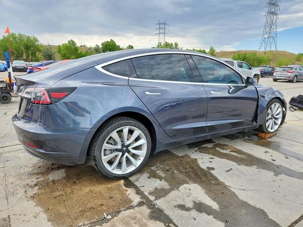 2018 TESLA MODEL 3