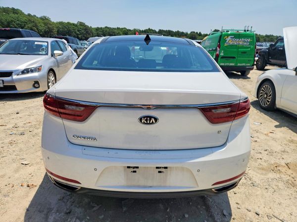 2017 KIA CADENZA