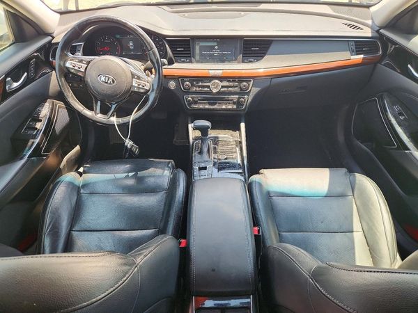 2017 KIA CADENZA
