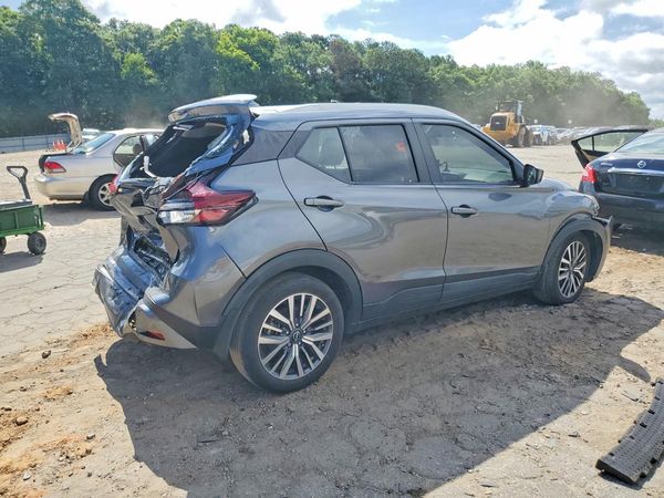 2022 NISSAN KICKS