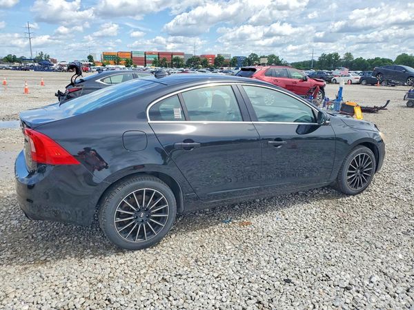 2015 VOLVO S60 Premier (non R design)