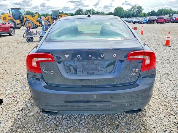 2015 VOLVO S60 Premier (non R design)