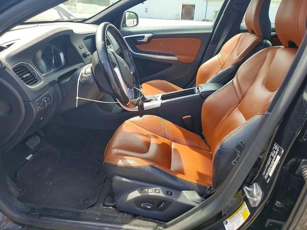 2015 VOLVO S60 Premier (non R design)