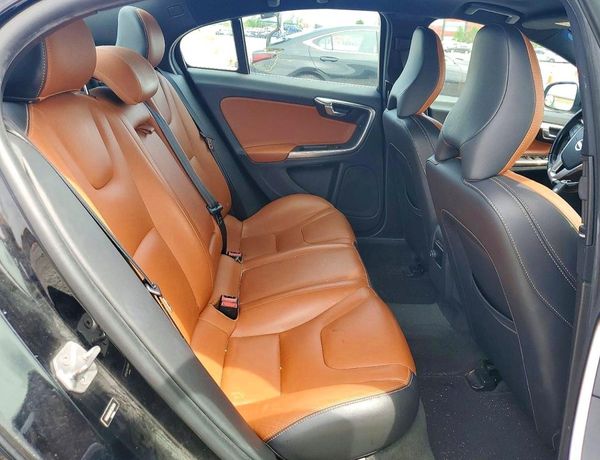 2015 VOLVO S60 Premier (non R design)