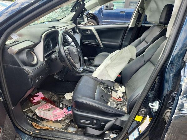 2018 TOYOTA RAV4 Ltd/Platinum — DENT
