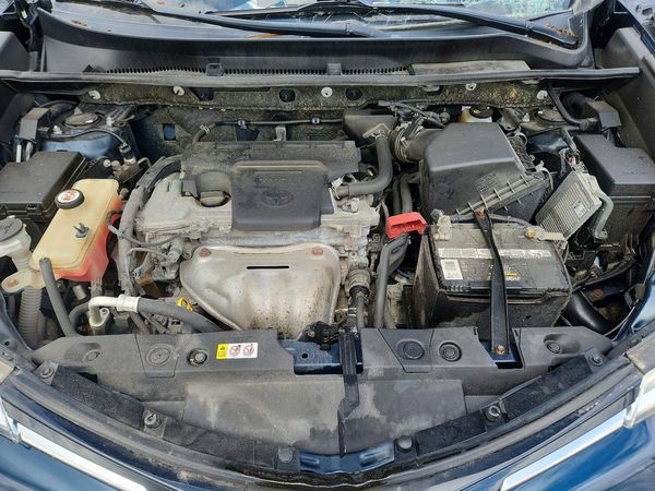 2018 TOYOTA RAV4 Ltd/Platinum — Engine bay