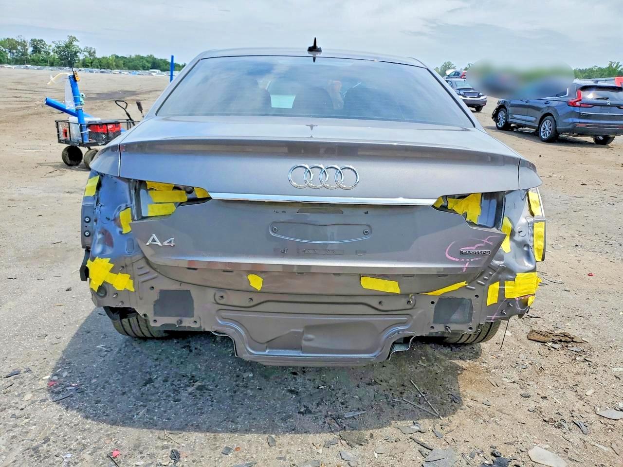 2022 AUDI A4 quattro Premium Plus