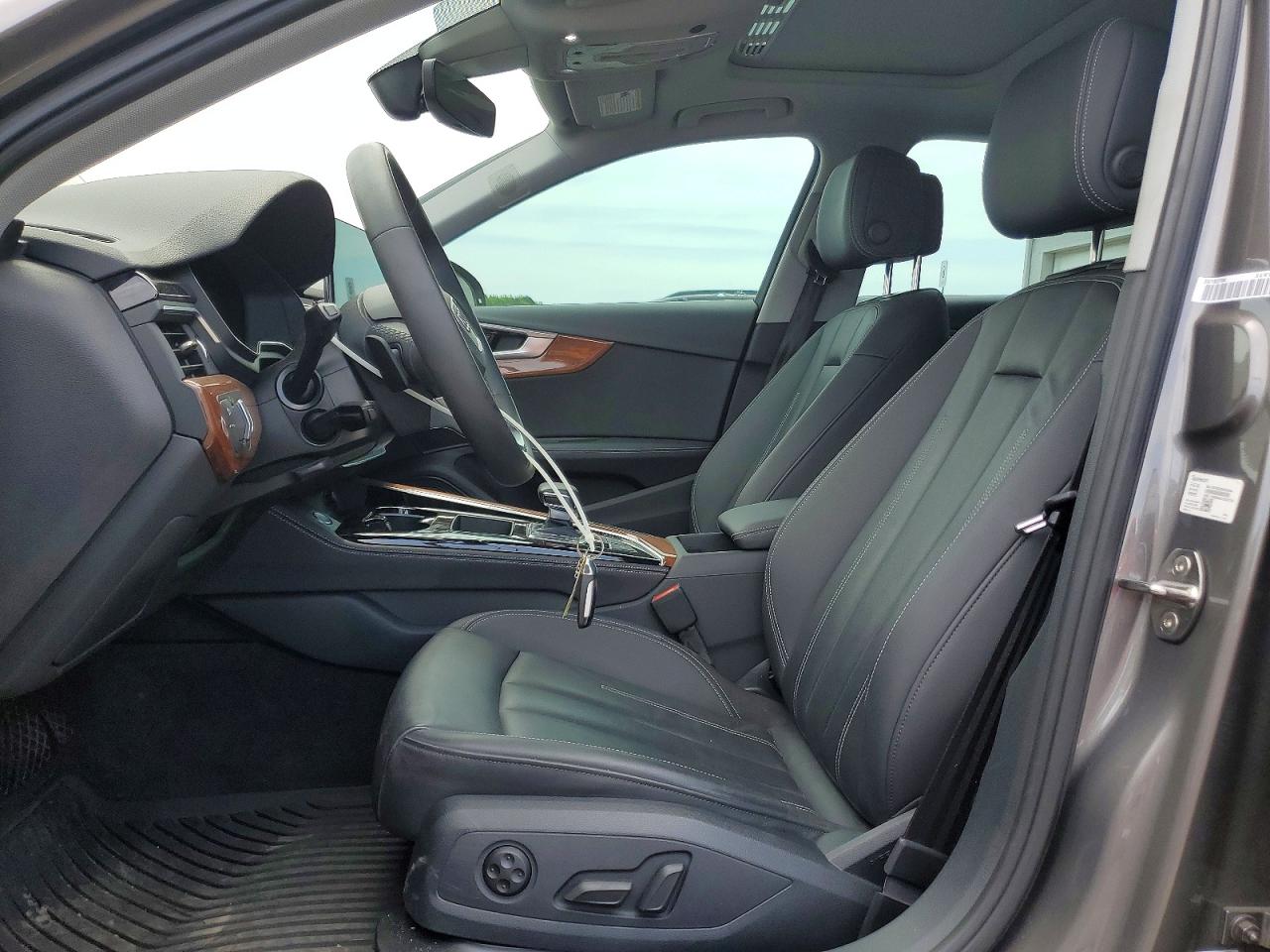 2022 AUDI A4 quattro Premium Plus