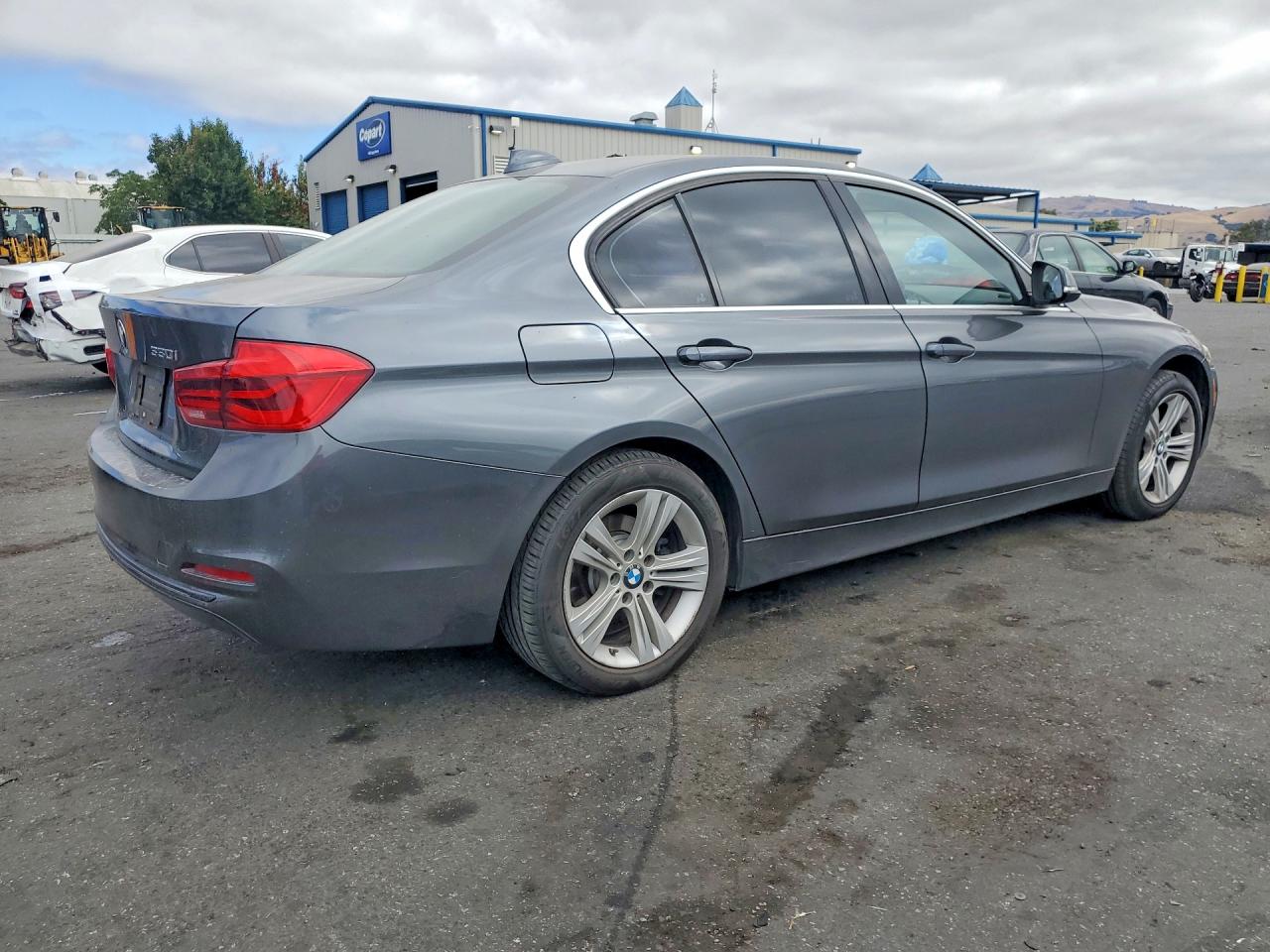 2018 BMW 330
