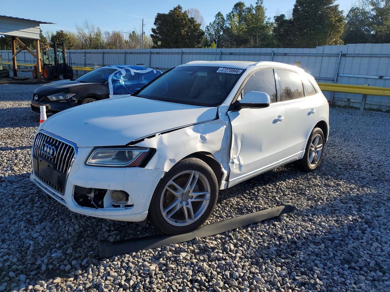 2013 AUDI Q5 Premium Plus