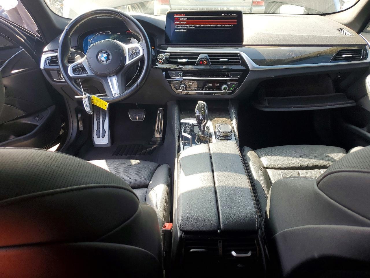 2023 BMW 530