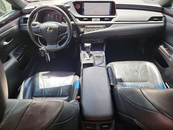 2019 LEXUS ES 350
