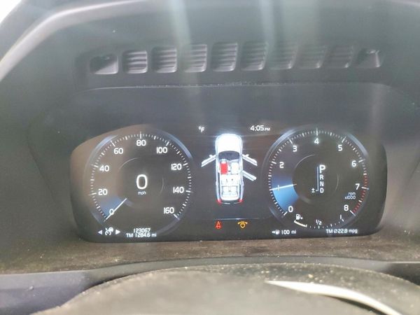 2019 VOLVO XC90 Momentum — ODOM