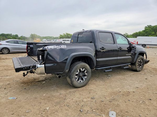 2017 TOYOTA TACOMA