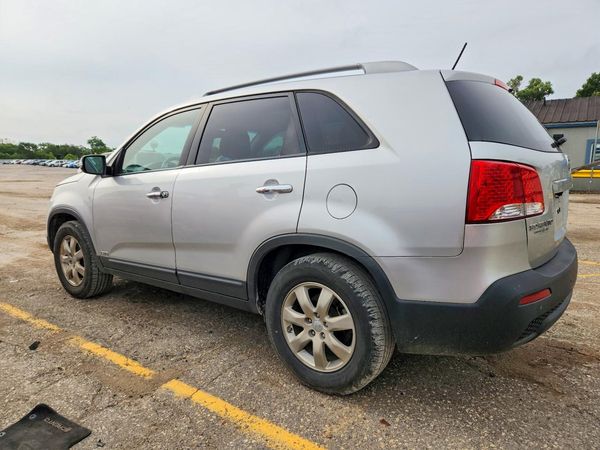 2013 KIA SORENTO Base / LX