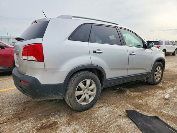 2013 KIA SORENTO Base / LX