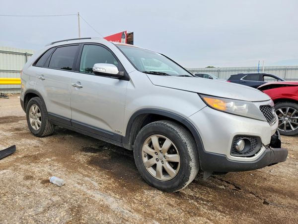 2013 KIA SORENTO Base / LX