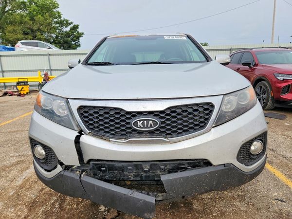 2013 KIA SORENTO Base / LX