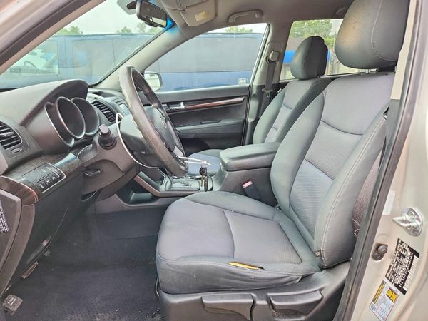 2013 KIA SORENTO Base / LX