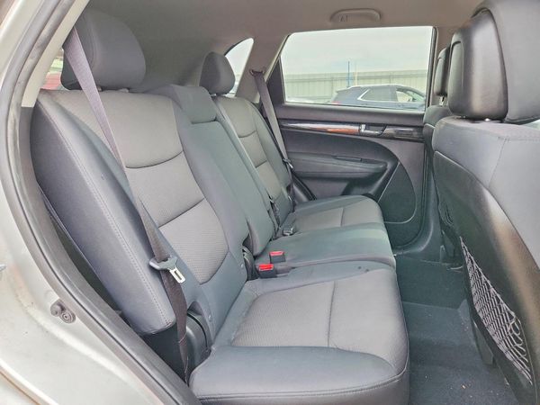 2013 KIA SORENTO Base / LX