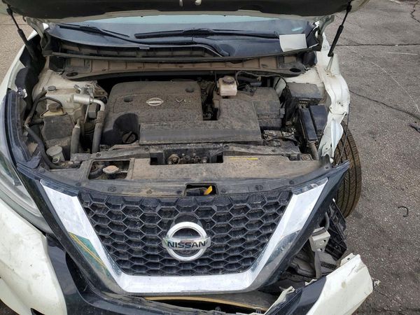 2021 NISSAN MURANO PLATINUM — Engine bay