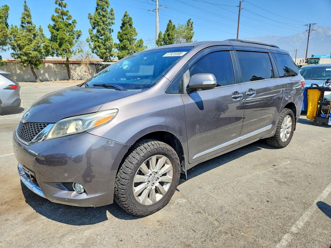2015 TOYOTA SIENNA