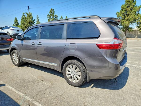 2015 TOYOTA SIENNA