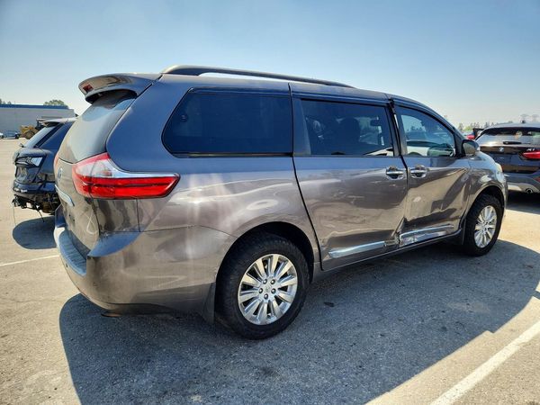 2015 TOYOTA SIENNA