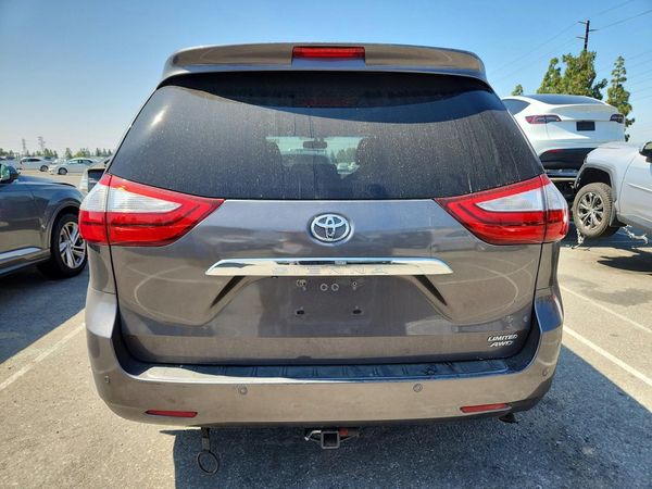 2015 TOYOTA SIENNA