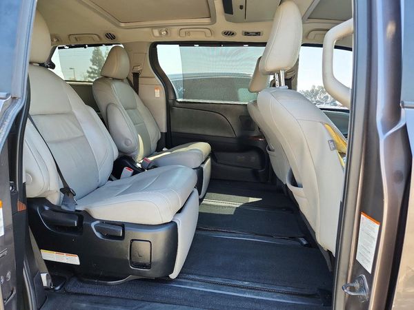 2015 TOYOTA SIENNA