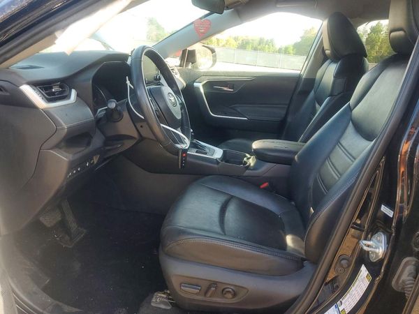 2019 TOYOTA RAV4 XLE AWD