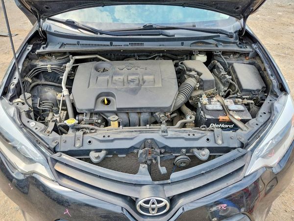 2014 TOYOTA COROLLA L/LE — Engine bay