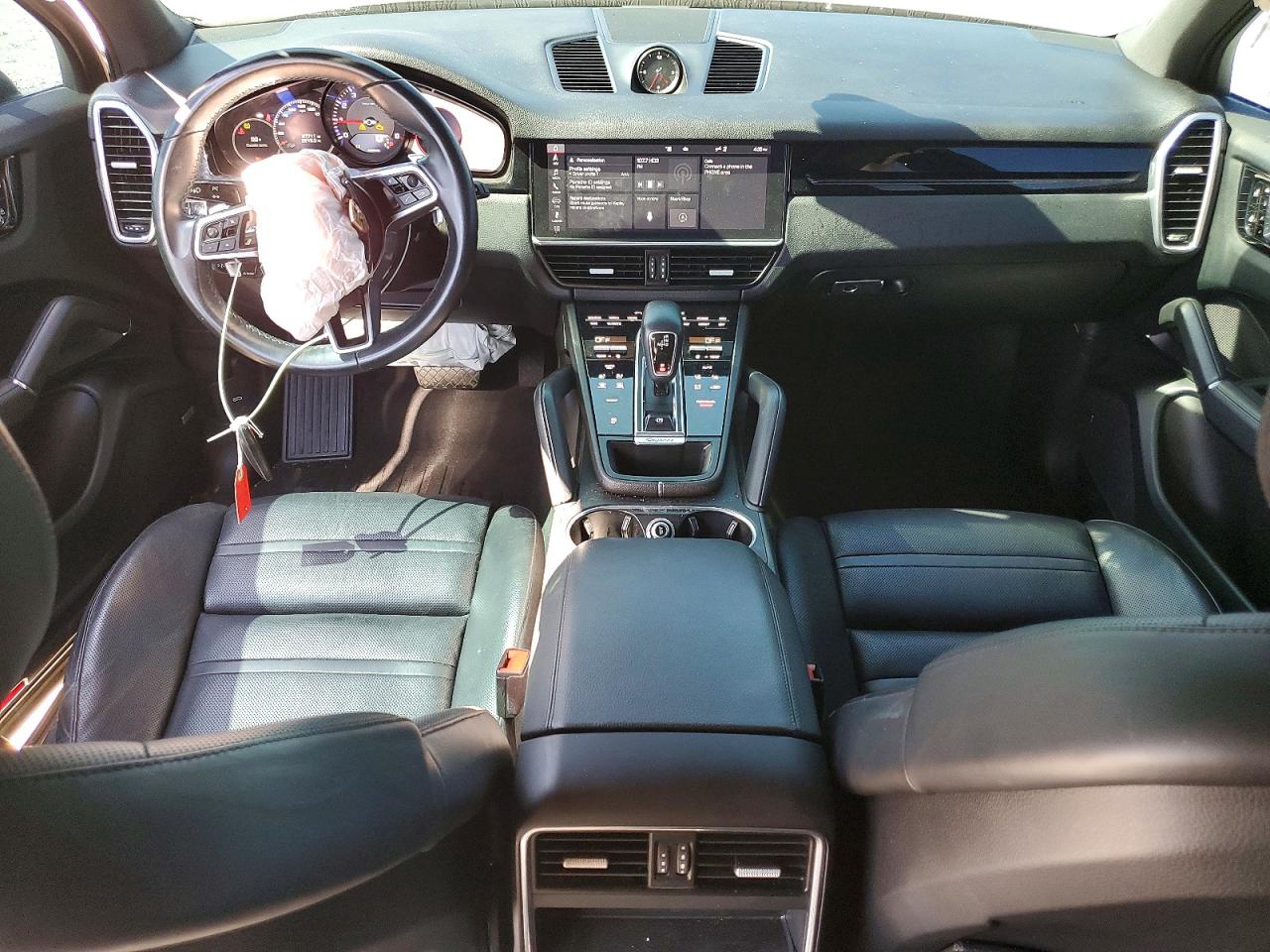 2020 PORSCHE CAYENNE