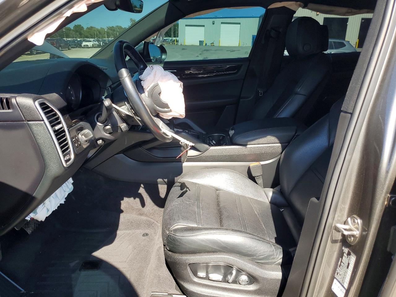 2020 PORSCHE CAYENNE