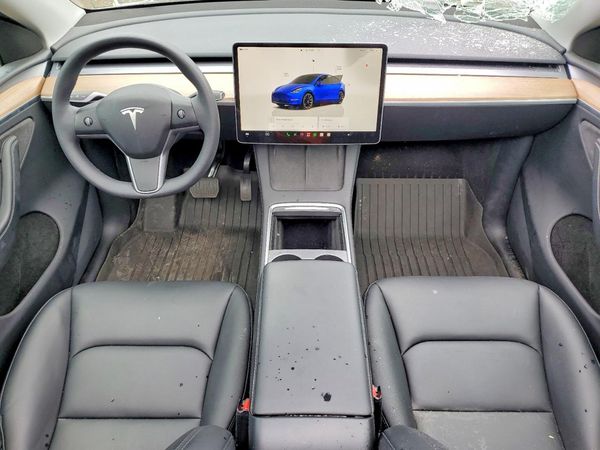 2024 TESLA MODEL Y