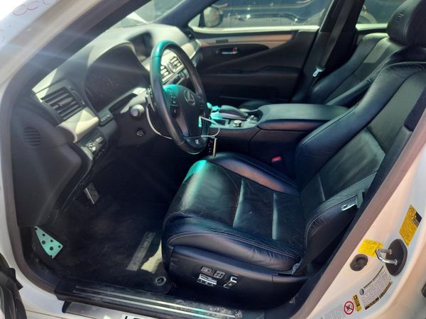 2013 LEXUS LS 460