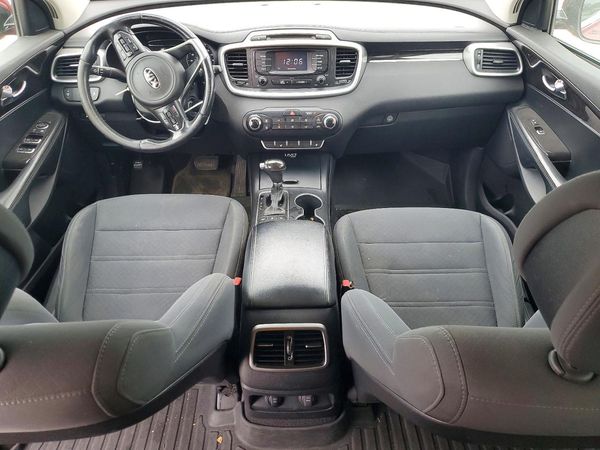 2016 KIA SORENTO L / LX