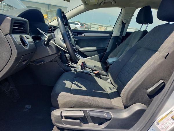 2021 VOLKSWAGEN PASSAT