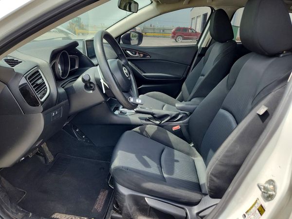 2016 MAZDA 3 SV/Base
