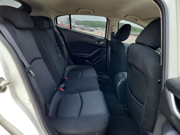 2016 MAZDA 3 SV/Base