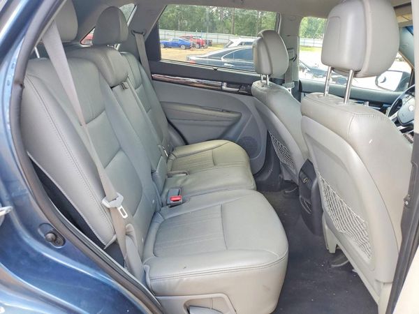 2014 KIA SORENTO Base/ LX