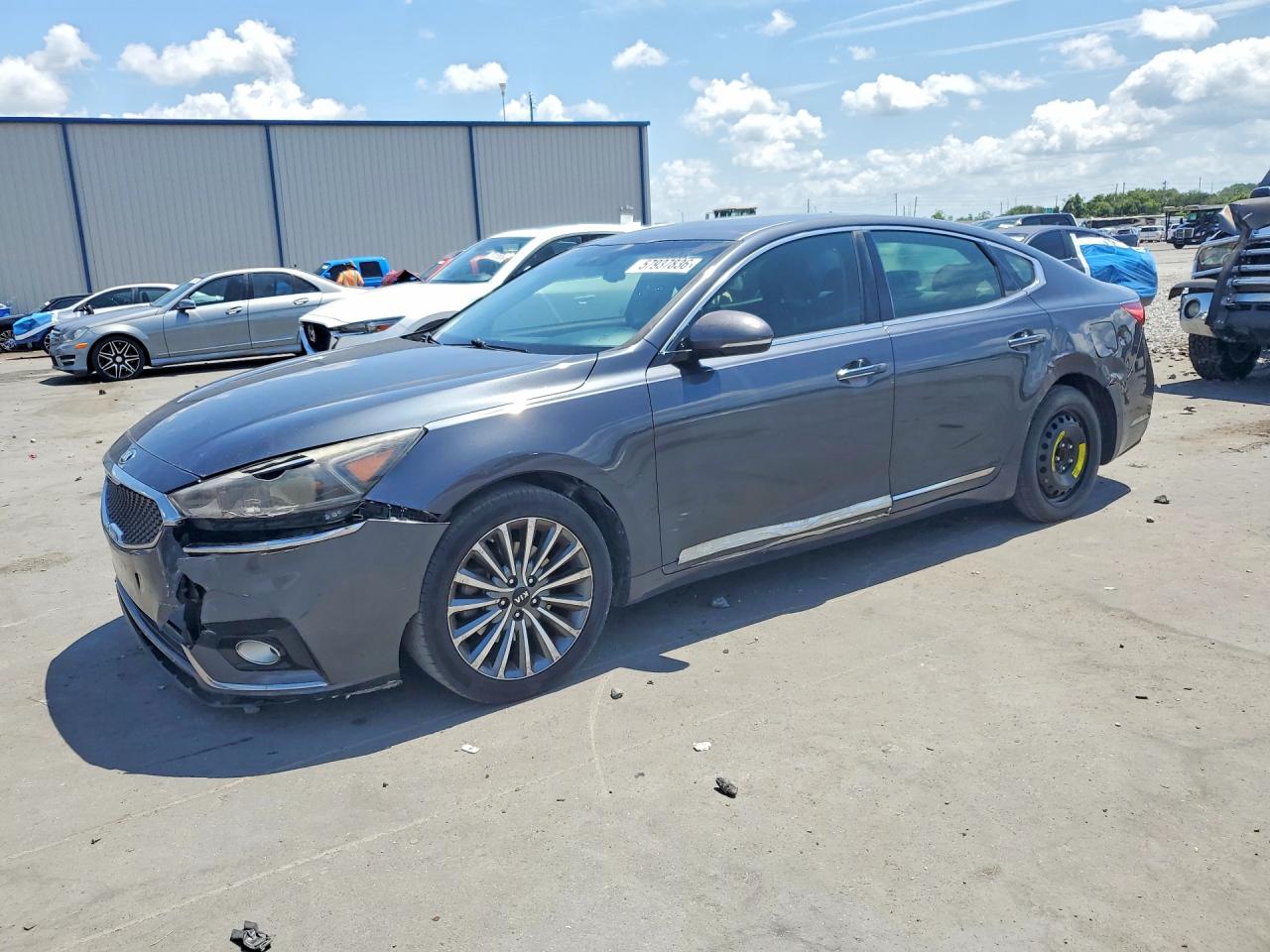 2017 KIA CADENZA Premium