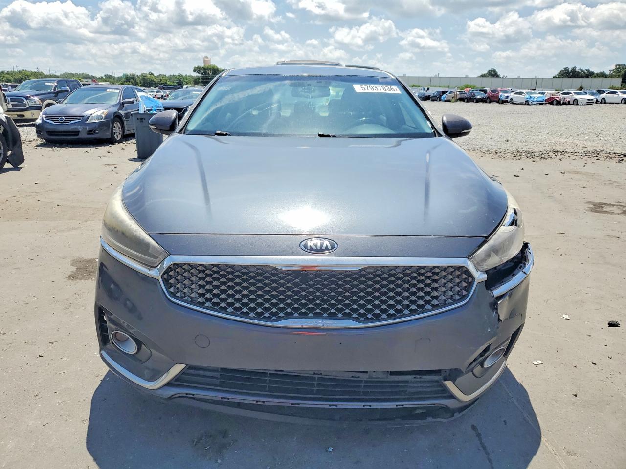 2017 KIA CADENZA Premium