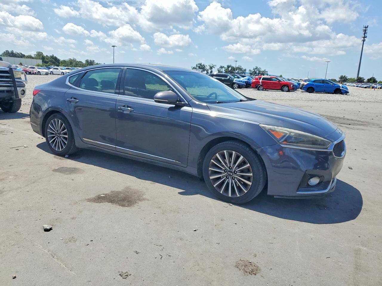 2017 KIA CADENZA Premium
