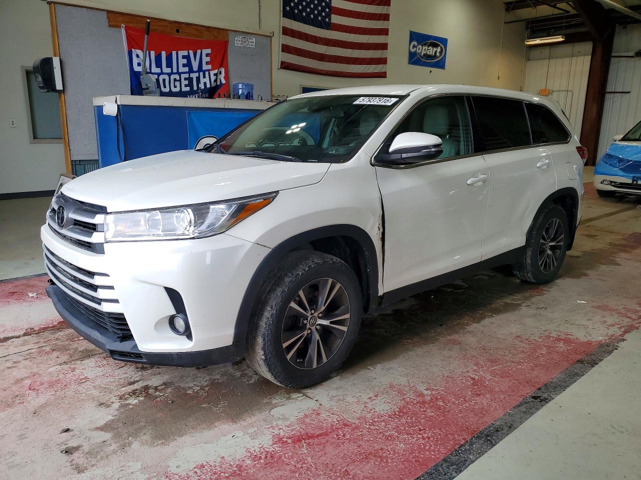 2019 TOYOTA HIGHLANDER LE/LE Plus