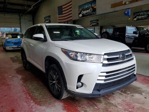 2019 TOYOTA HIGHLANDER LE/LE Plus
