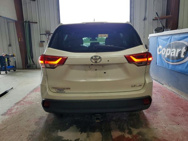 2019 TOYOTA HIGHLANDER LE/LE Plus